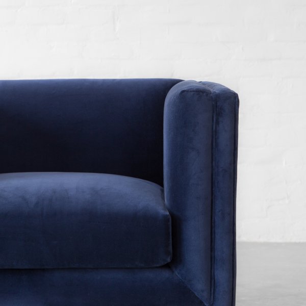 Chicago Sofa Collection