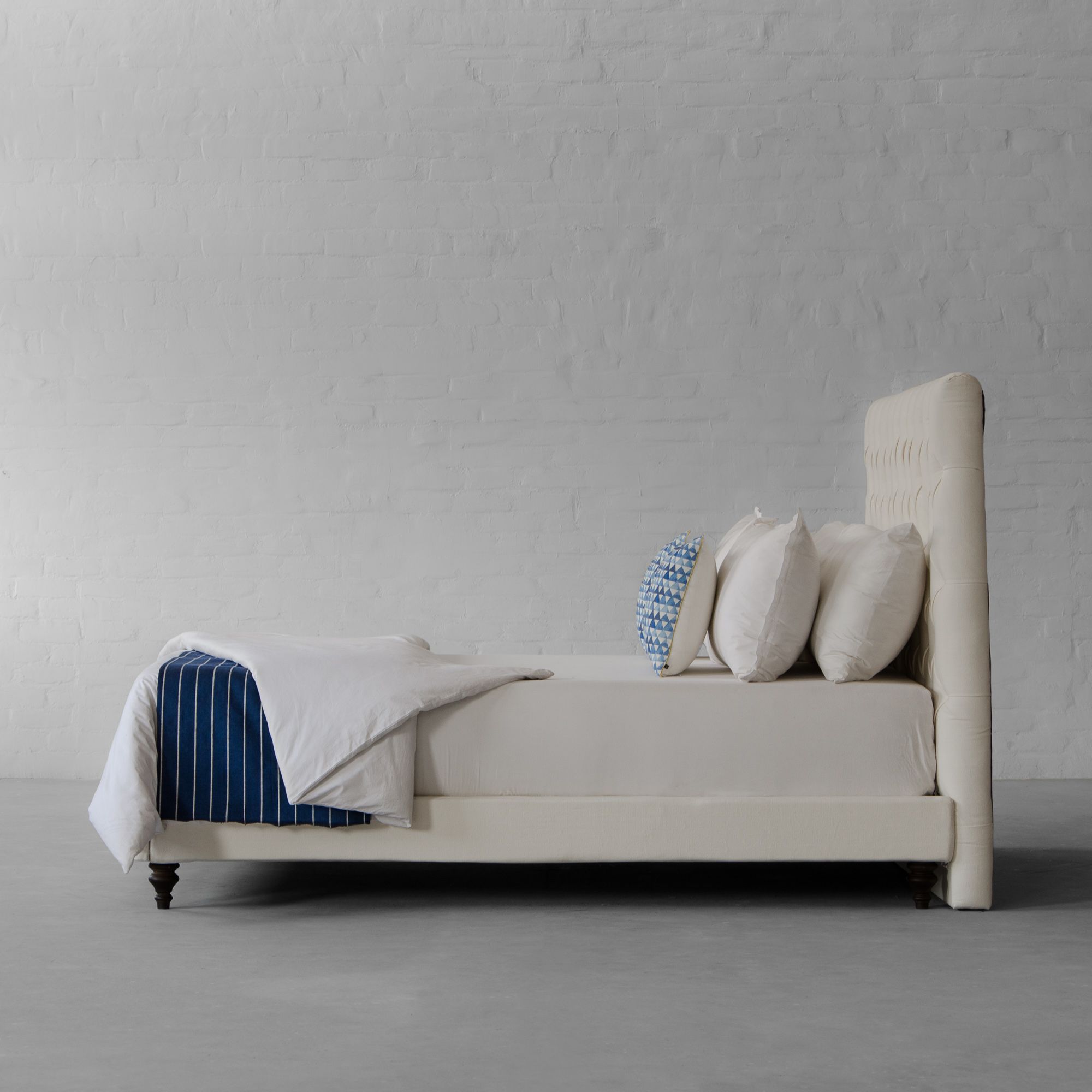 MONTAGE BED