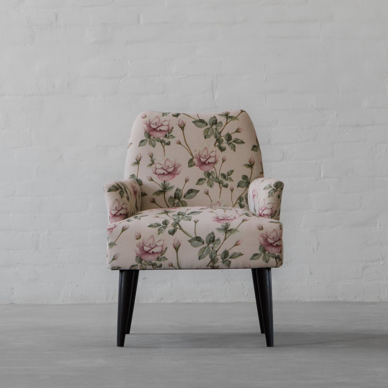 The timeless romanticism of vintage roses! Now in new colour.