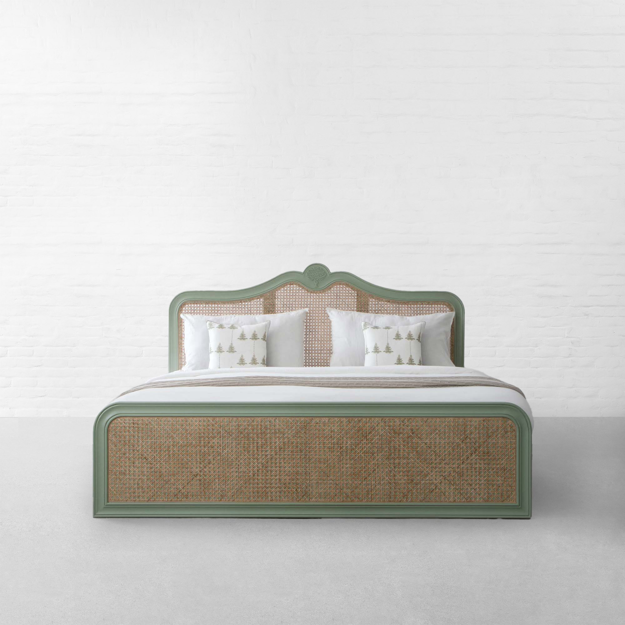SUMMER GARDEN RATTAN BED-WITH DRAWER STORAGE