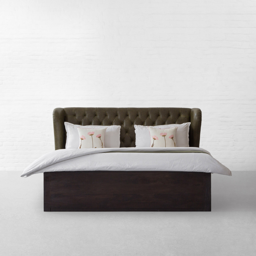 Wingback Bed With Storage-Large Pet Cove