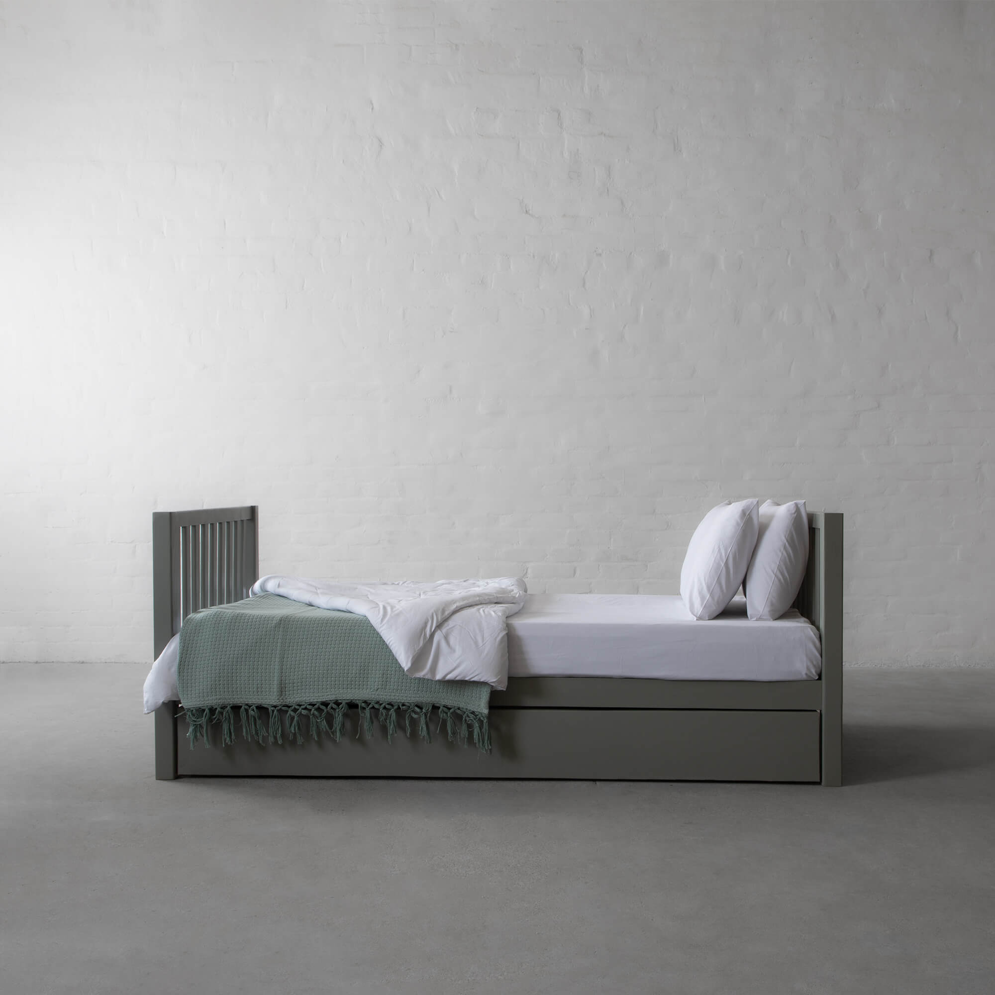 Dream Bed with Trundle