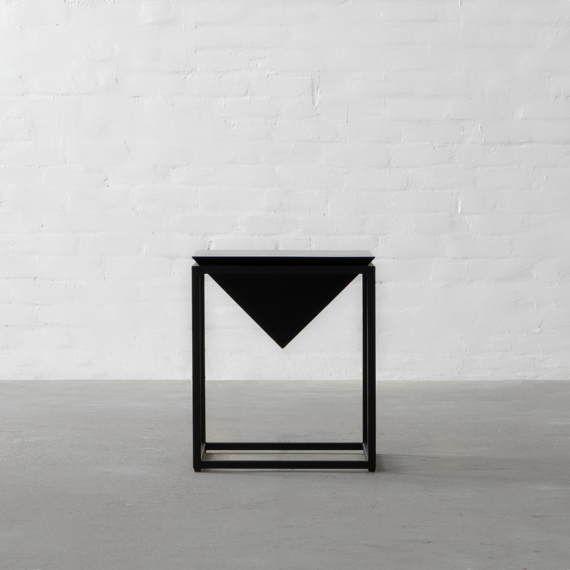 LOUVRE SIDE TABLE