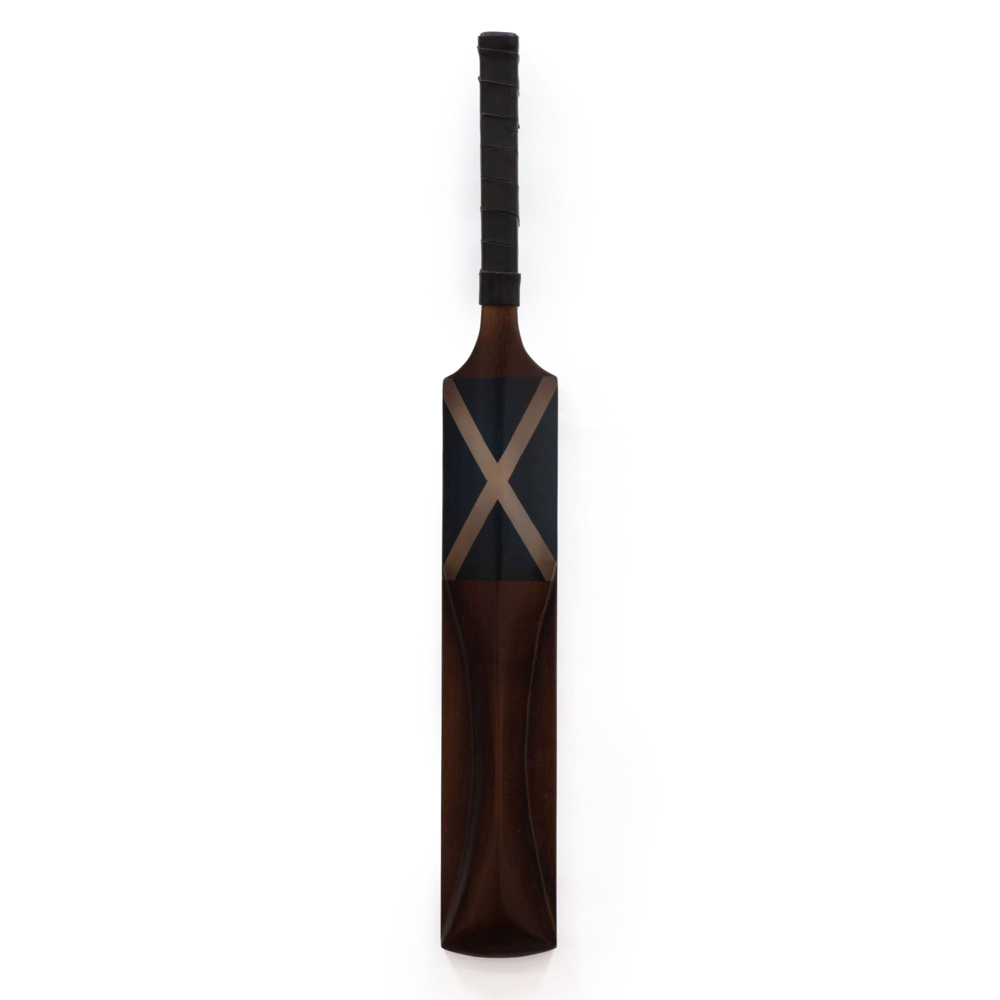 AN ENGLISH WILLOW BAT THEME DECOR
