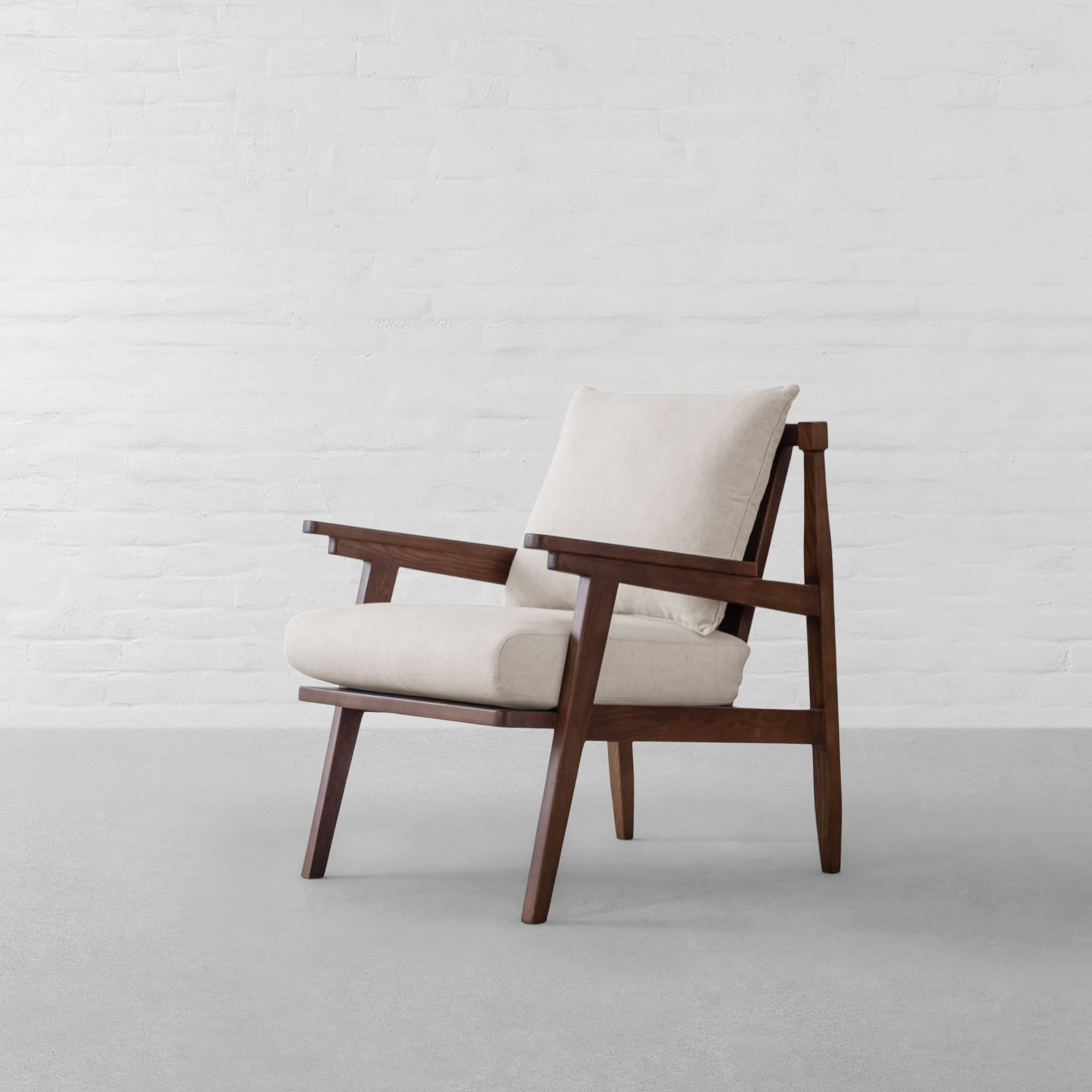 ASSAGAO ARMCHAIR