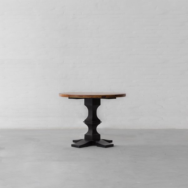 Barnet Round Dining table