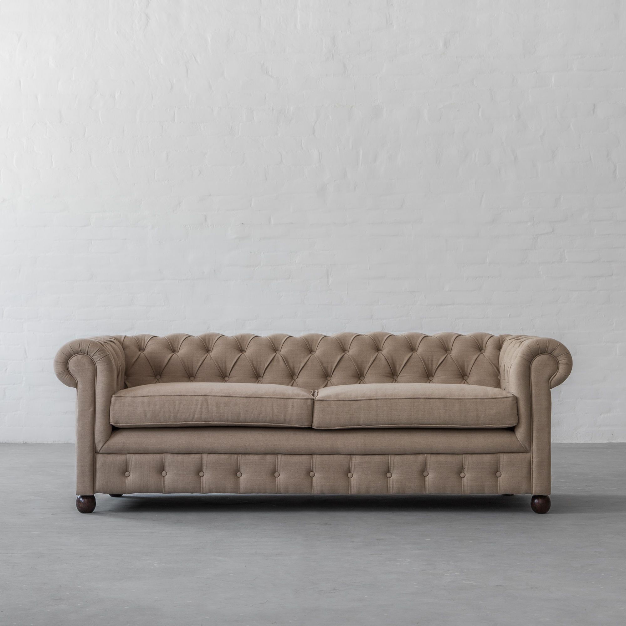 Classic Chesterfield Sofa Collection