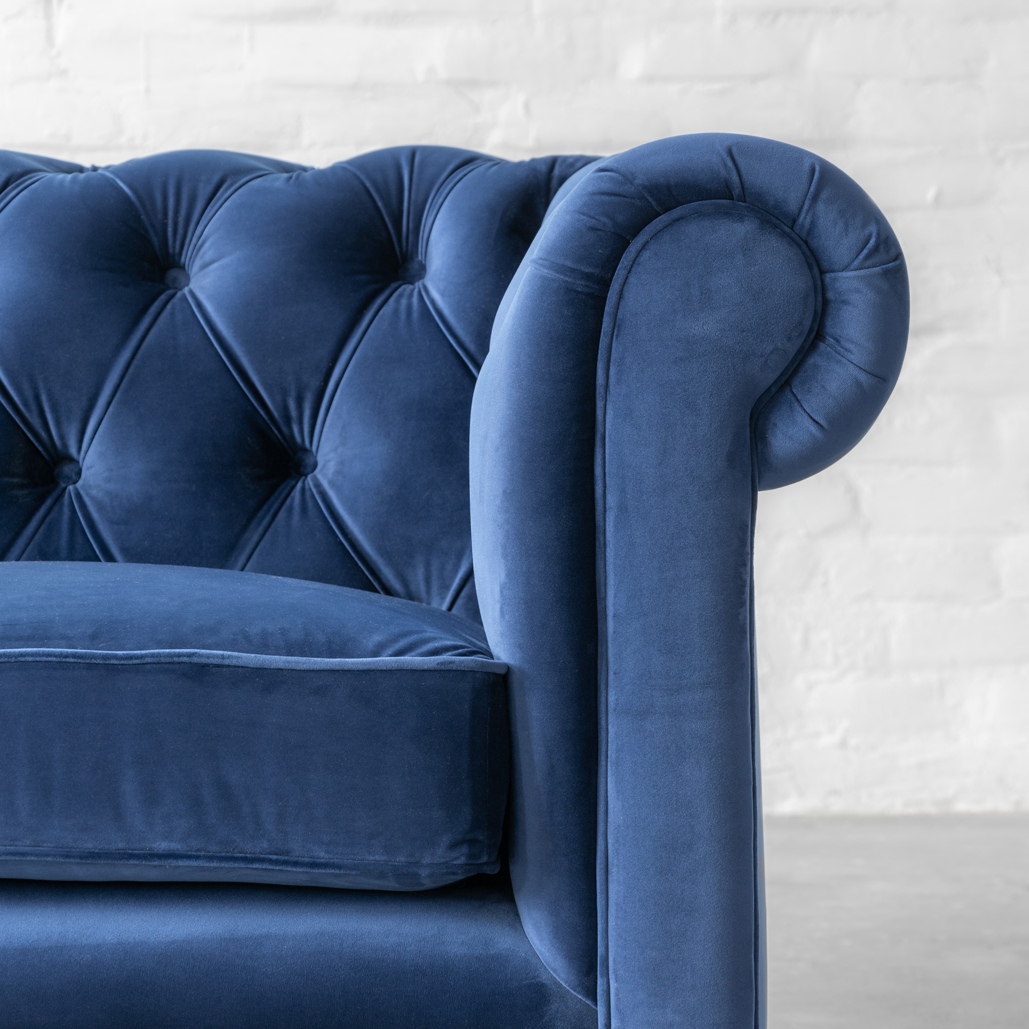 Classic Chesterfield Sofa Collection