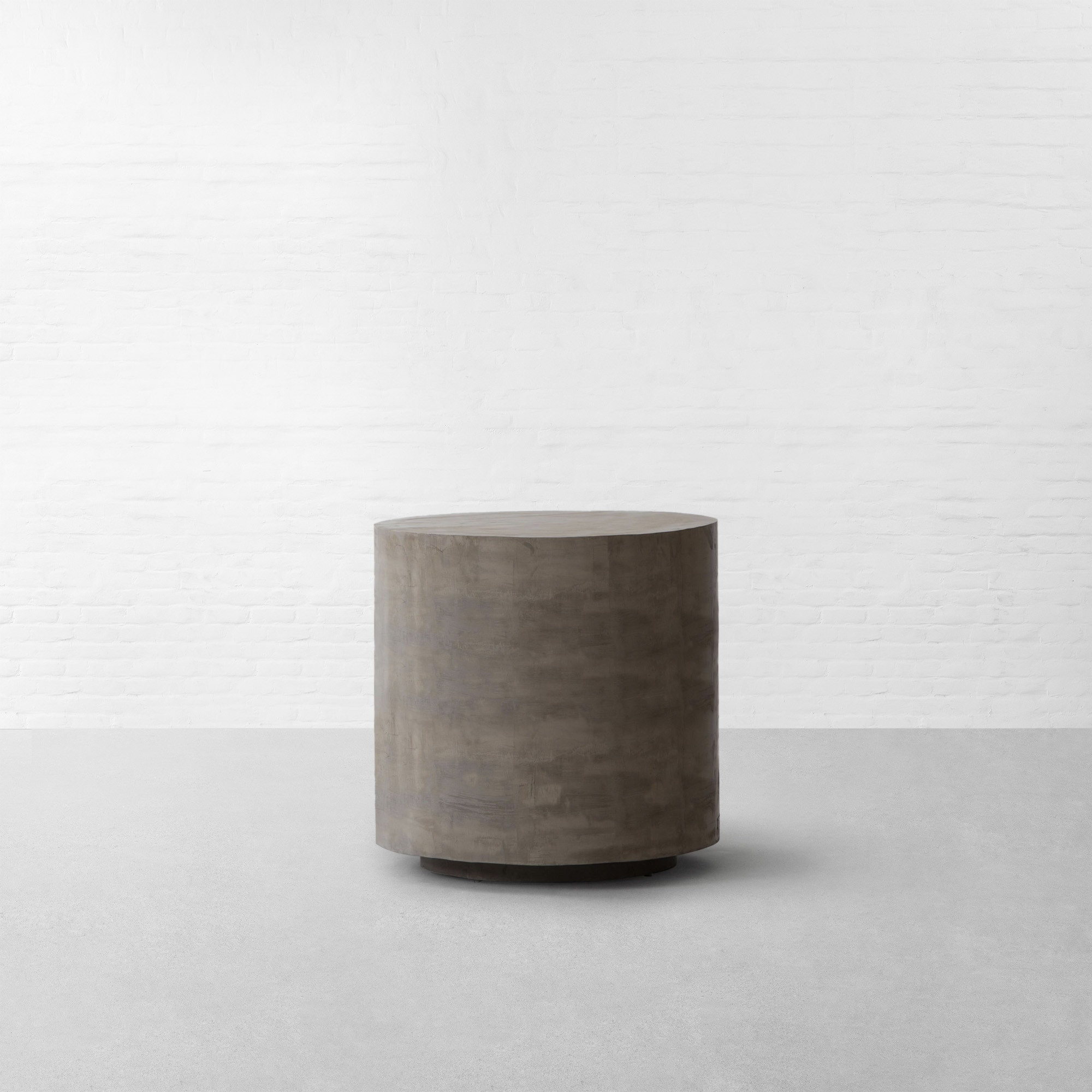 CONCRETE ISLAND MOON SIDE TABLE