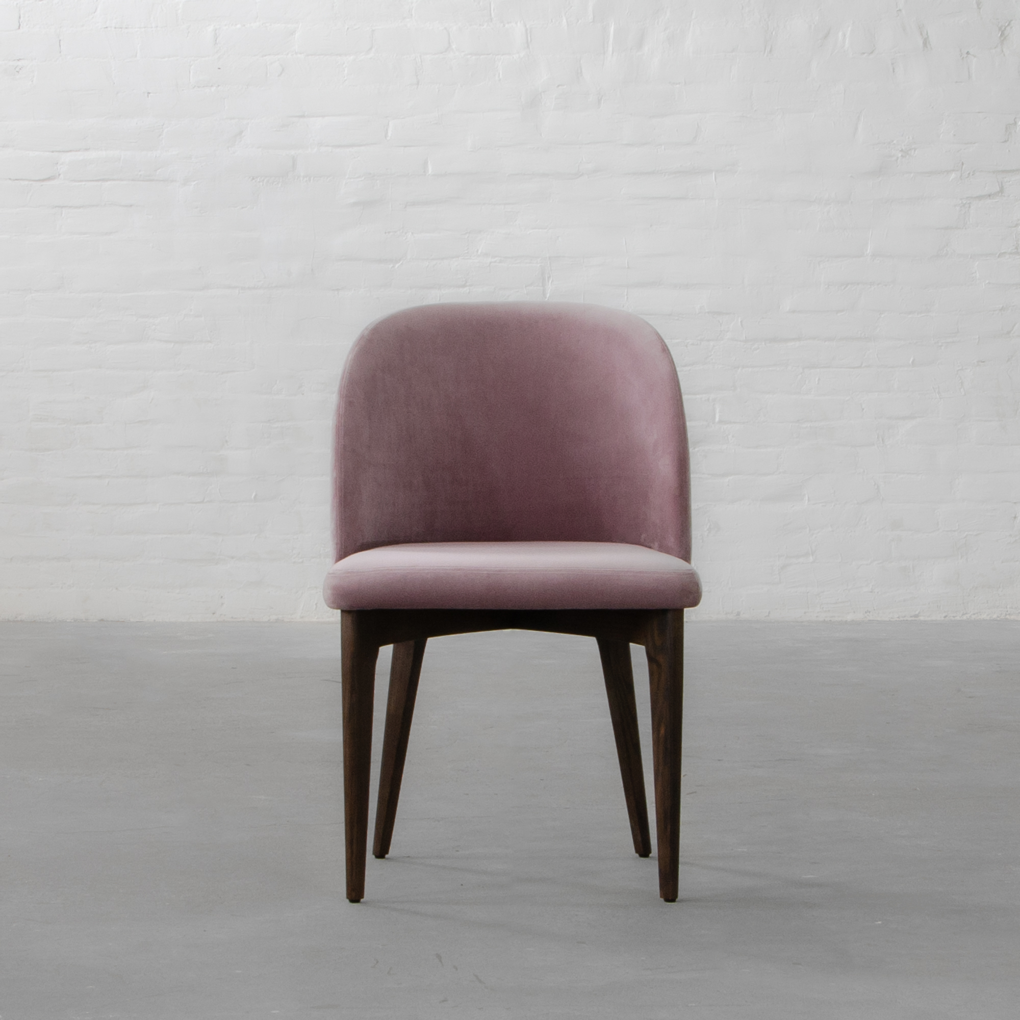 Dublin Dining Chair Dublin Dining Chair Royal Samode Velvet Rose Dust Front View 284119 L Jpg