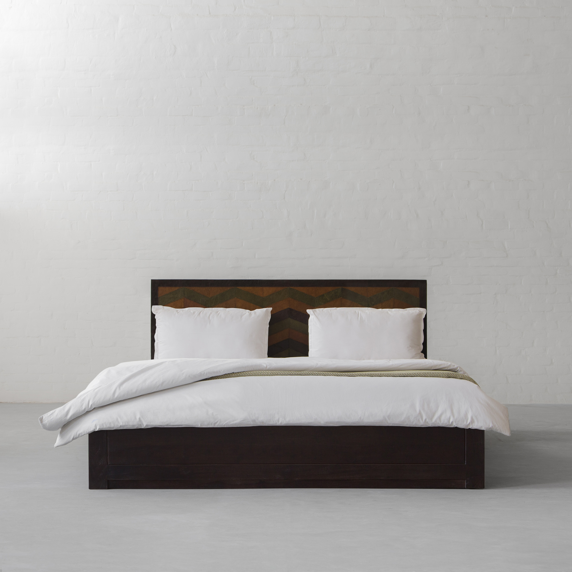 EDWARD BED COLLECTION