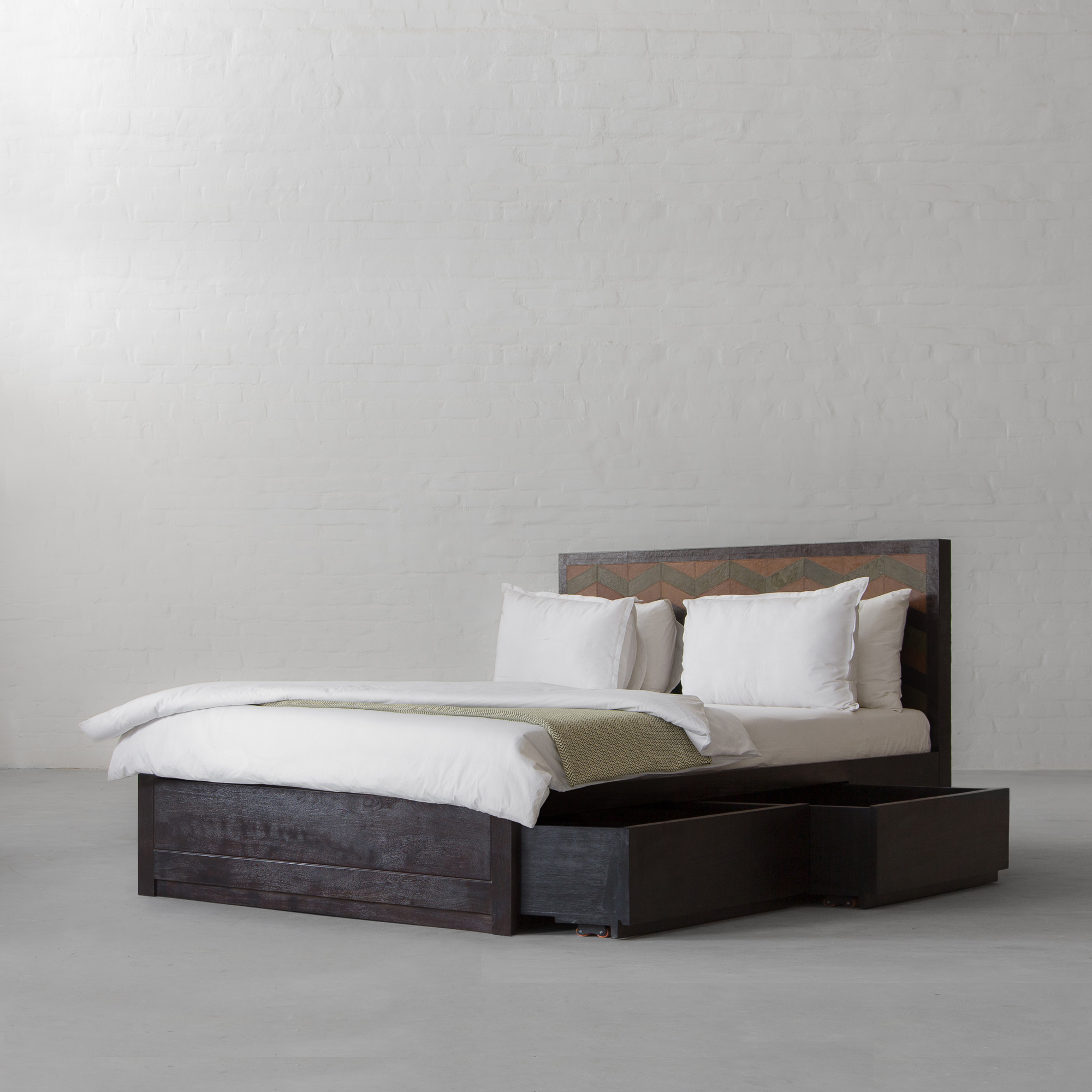EDWARD BED COLLECTION