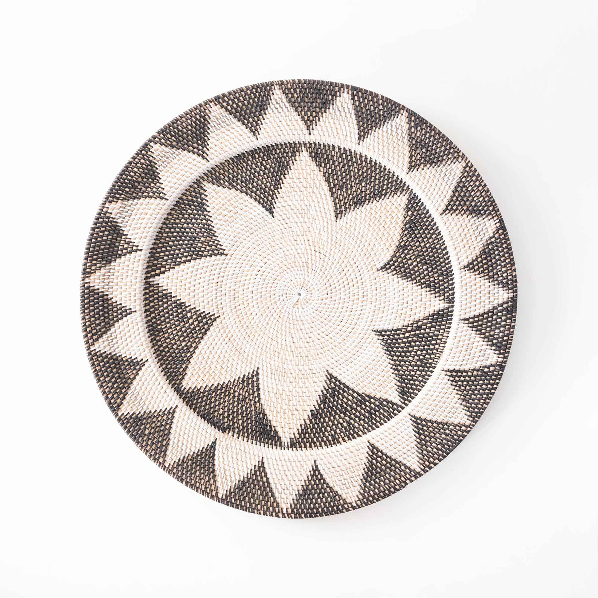 FLORES HANDWOVEN WALL DÉCOR