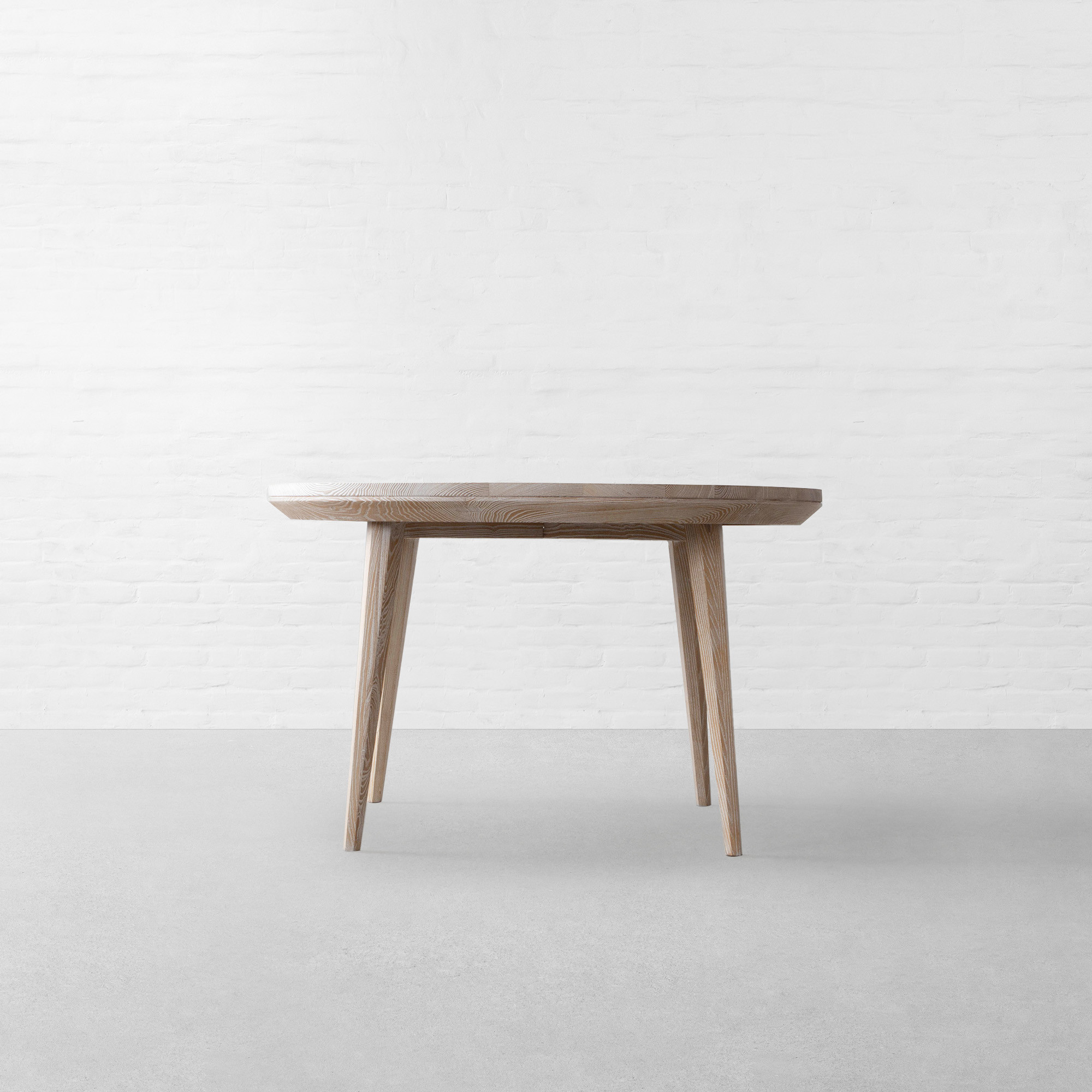 MUNICH ROUND DINING TABLE