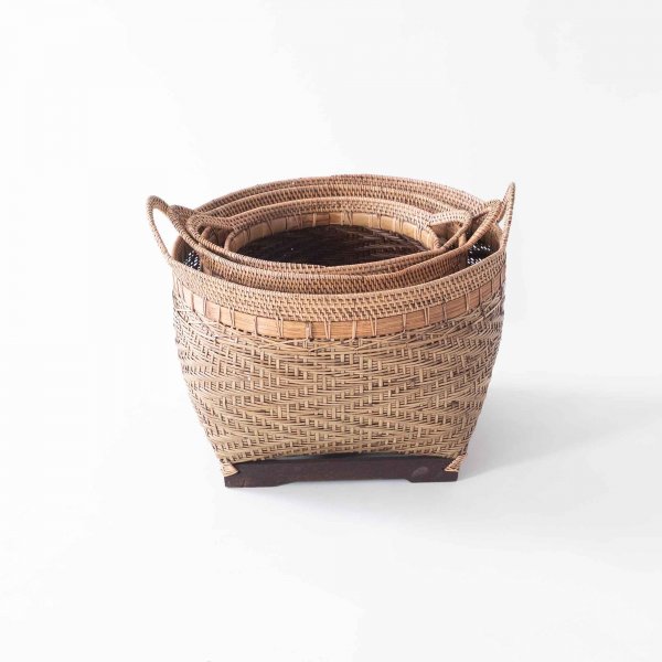 Naira Island Fruit Baskets with Handles in Natural Finish
