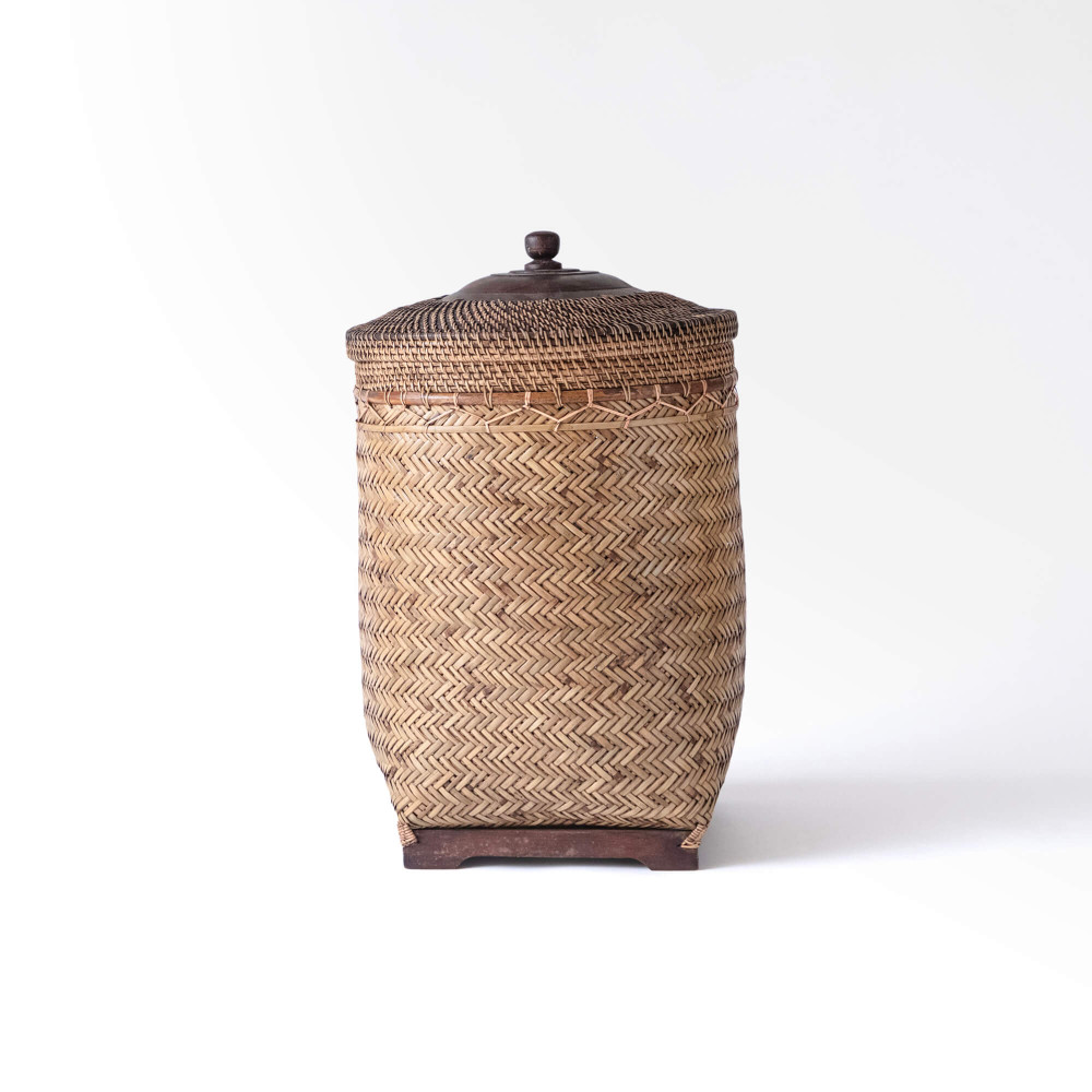 Naira Island Basket with Lid in Natural Finish