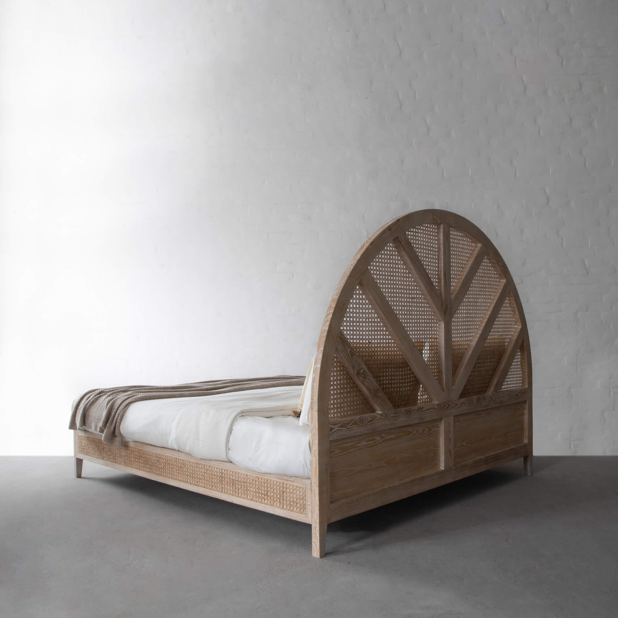 PROVINCE RATTAN BED