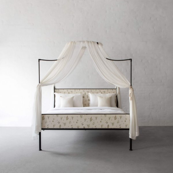 Tuscany Metal Bed (Glossy Ivory)