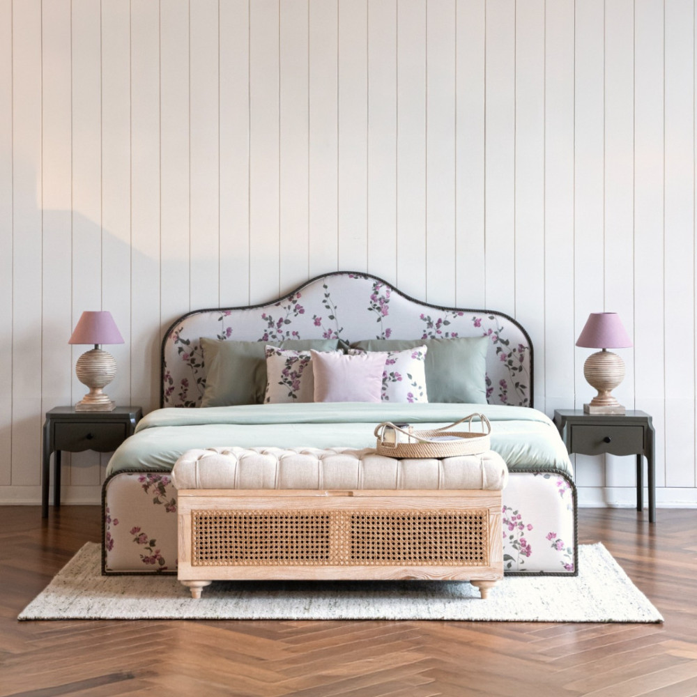 Montrose Hand-Carved Camelback Bed