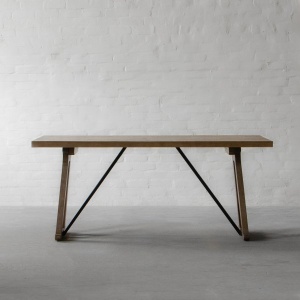 The Artist&#039;s Table